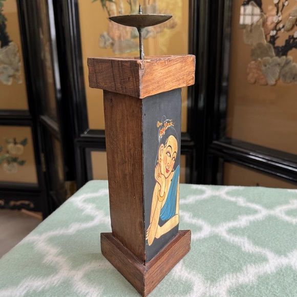 Handcrafted vintage Wooden Candle Holder with Artistic Design - Picture 3 of 8